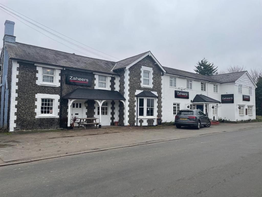 Zaheer'S Hotel Baldock Kültér fotó