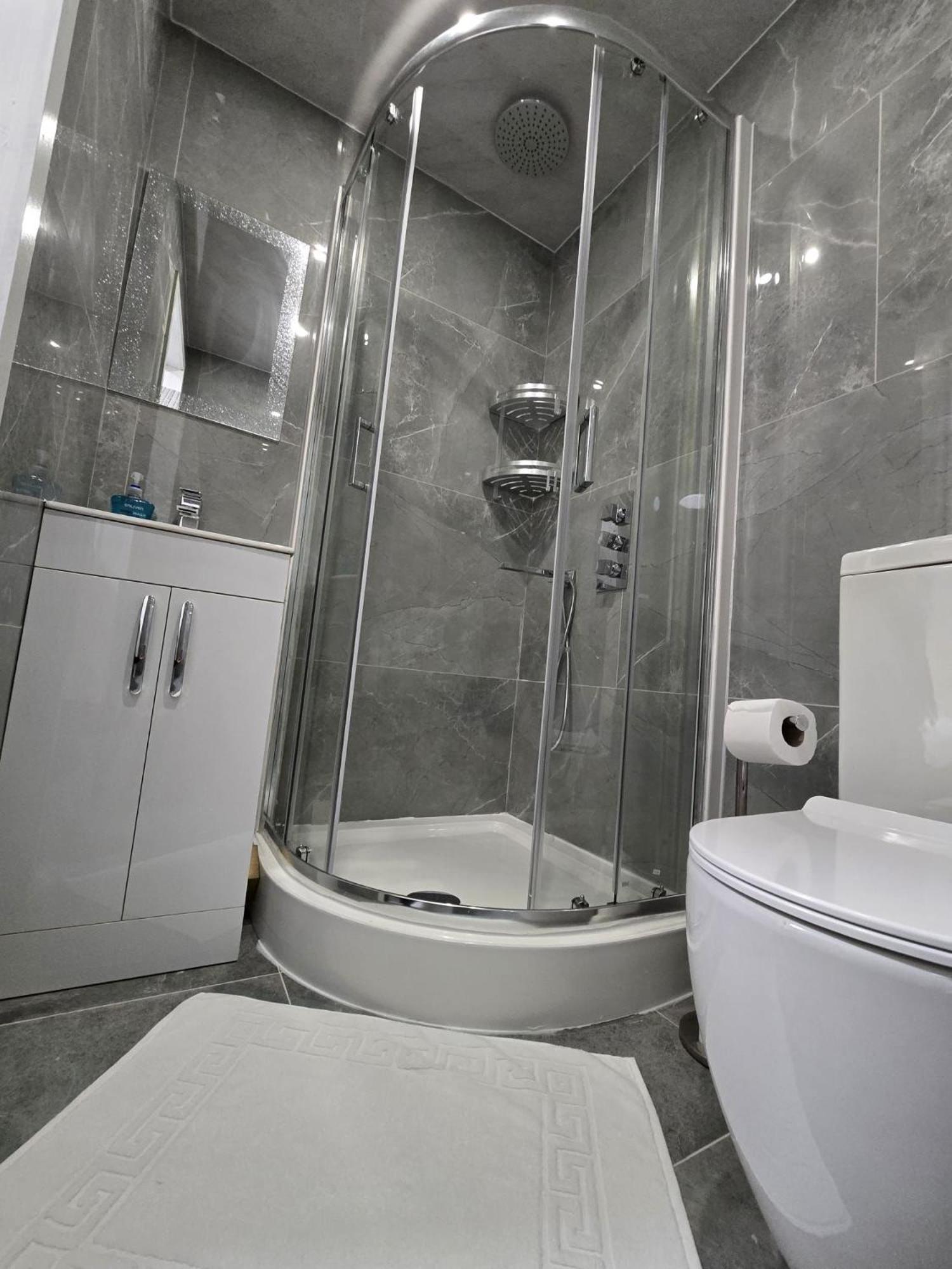 Zaheer'S Hotel Baldock Kültér fotó