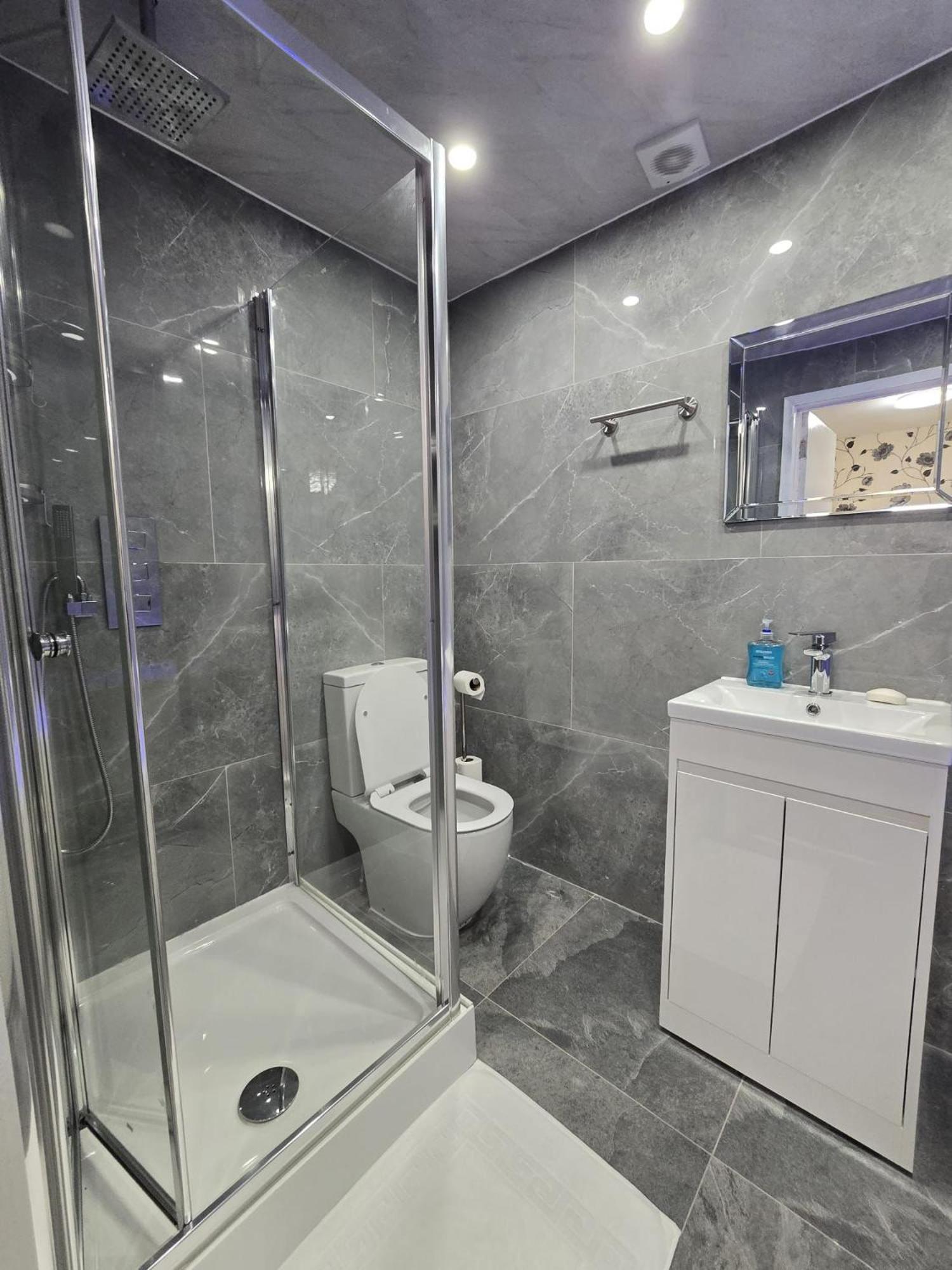Zaheer'S Hotel Baldock Kültér fotó