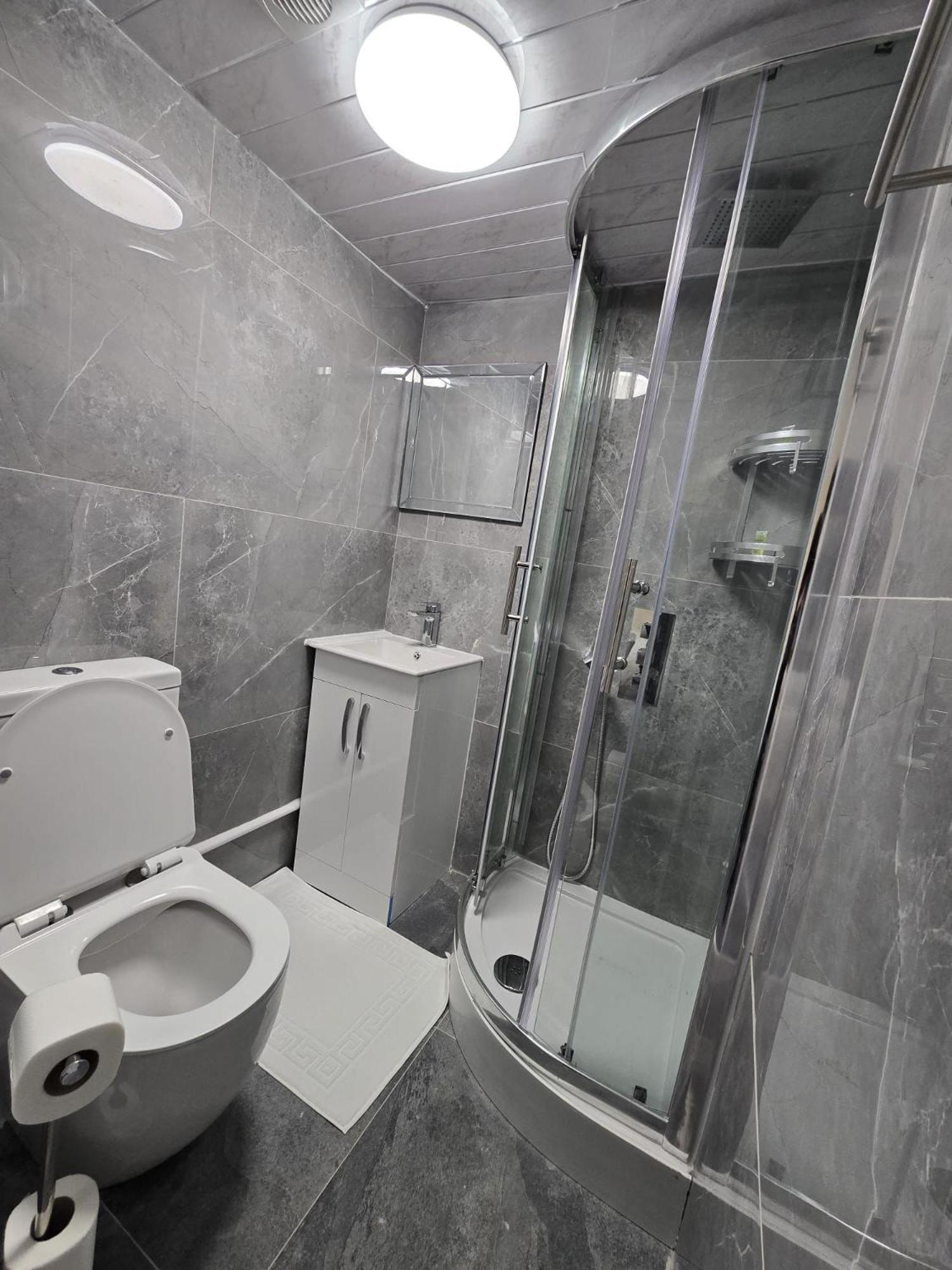 Zaheer'S Hotel Baldock Kültér fotó